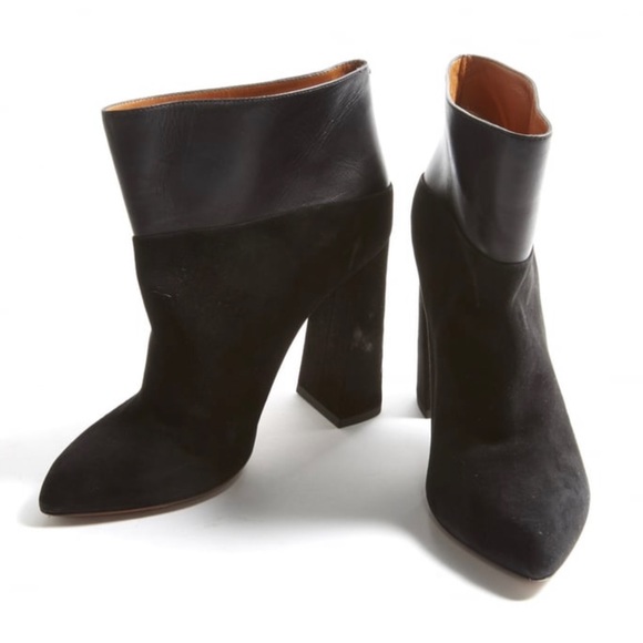 CALVIN KLEIN Leather & Suede heeled ankle bootie. Size 10. - Picture 2 of 6